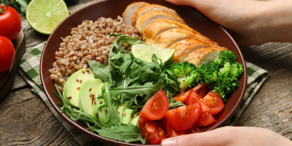 Mindful eating é utilizar os 5 sentidos para comer
